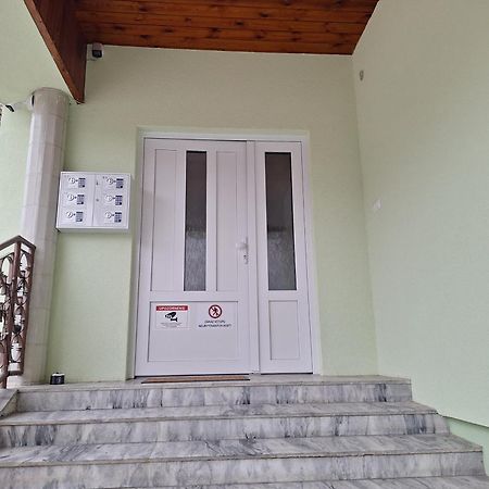 Apartmanovy Dom Stummerova Topoľčany Exterior foto