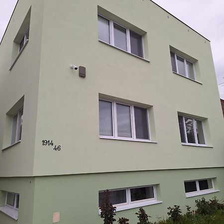 Apartmanovy Dom Stummerova Topoľčany Exterior foto