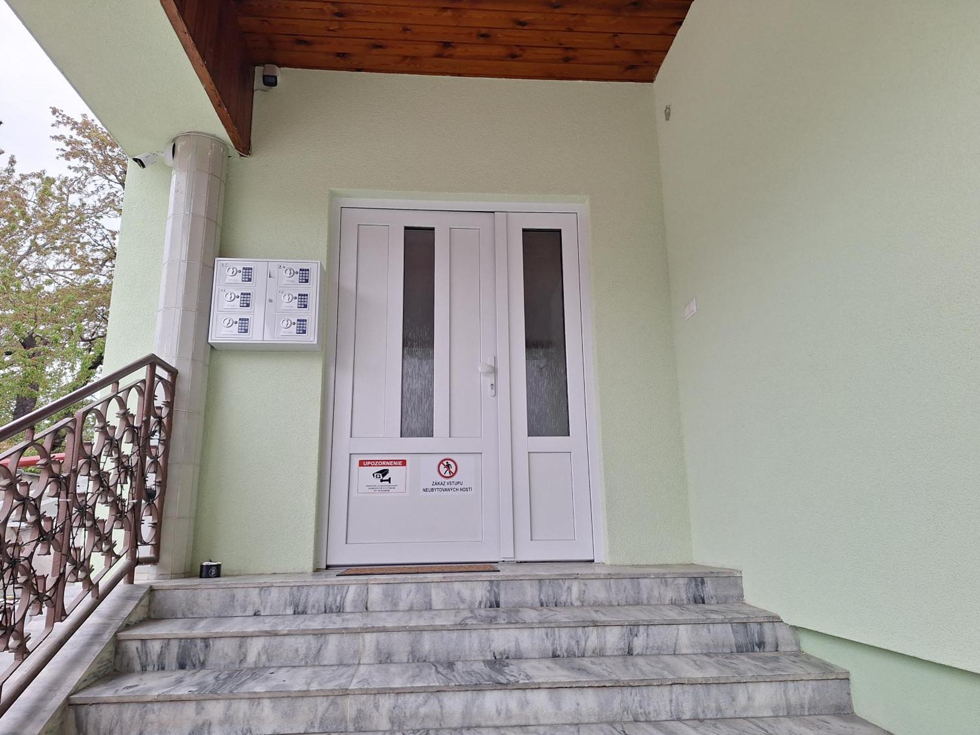 Apartmanovy Dom Stummerova Topoľčany Exterior foto